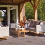 2025-04-07-Gartensofa